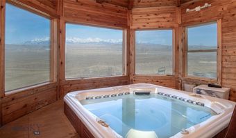258 A Howie Rd, Big Timber, MT 59011
