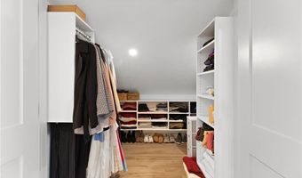 102 Lincoln Ave, East Providence, RI 02915