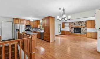 2818 Eisenhower Ave, Ames, IA 50010