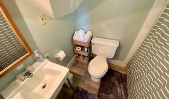96 Rhode Island Ave 6, Newport, RI 02840