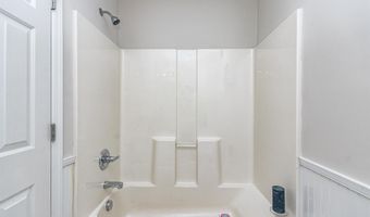 1041 Mica Lamp Ct, Apex, NC 27502
