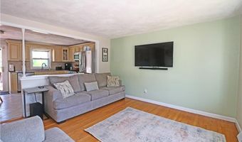 62 Valleybrook Dr, East Providence, RI 02914