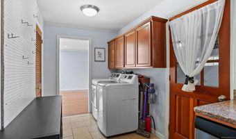 498 Juniper Ln, Cheshire, CT 06410