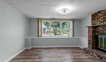 25 High St, Warwick, RI 02886