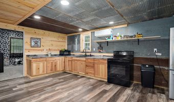 18013 Lawrence 2167, Aurora, MO 65605