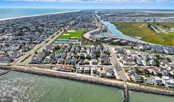 273 7TH St, Avalon, NJ 08202