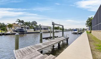 5713 SEA TROUT Pl, Apollo Beach, FL 33572