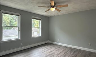 8 Linden St, Bristol, RI 02809