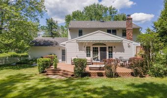 17 Northgate Dr, Albany, NY 12203