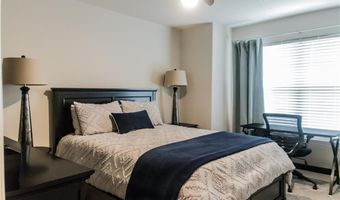 610 SW 5th St, Bentonville, AR 72712
