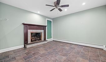 32 Rocky Glen Rd, Danbury, CT 06810