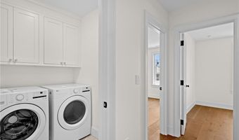 75 Bridge St, Newport, RI 02840