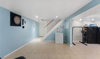32 Waterman Ave, Johnston, RI 02919