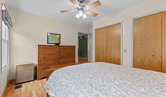 681 Archwood Dr, Ann Arbor, MI 48103