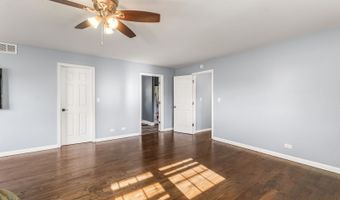 40233 N Lakeview Ave, Antioch, IL 60002