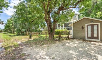 15 8th St, Apalachicola, FL 32320