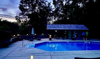 165 The Woods, Bedford, IN 47421
