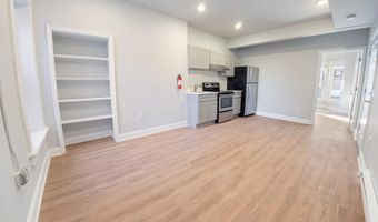 827 LINDEN St W, Allentown, PA 18101