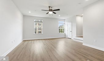 19 Kiln Dr 219, Aberdeen, NJ 07721