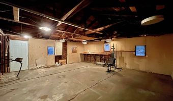 712 S C St, Arkansas City, KS 67005