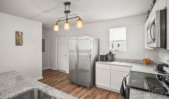9 Bay Breeze Ln, Beaufort, SC 29907