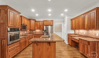 5 Pinebrook Ct, Savannah, GA 31405