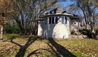 1422 7th St N, Cannon Falls, MN 55009