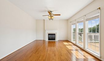 44217 NAVAJO Dr, Ashburn, VA 20147