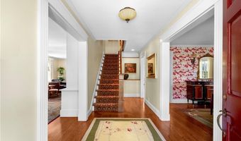 51 Ayrault St, Newport, RI 02840