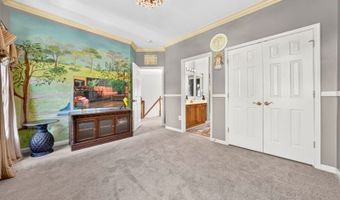 3 Surrey Way, Alexandria Twp., NJ 08867