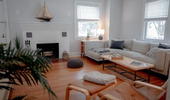 301 ADAMS St B, Annapolis, MD 21403
