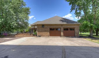 1426 E State Line Rd, Baxter Springs, KS 66713