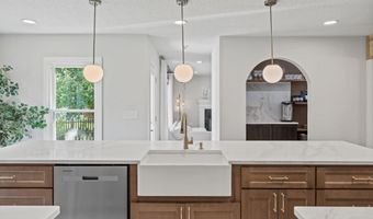 242 Mountain Range Rd, Boiling Springs, SC 29316