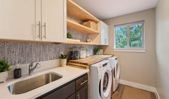 2409 NE Robinson St, Bend, OR 97701
