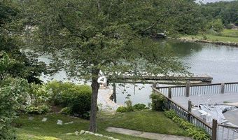 102 Riverview Ave, Branford, CT 06405