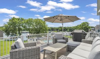 179 Broadway Street E B8, Arnolds Park, IA 51331