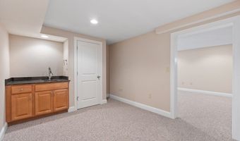 71 Hickory Way, Ayer, MA 01432