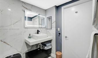 19501 W Country Club Dr 1202, Aventura, FL 33180