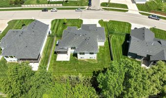 1605 N Lakeside Dr, Andover, KS 67002