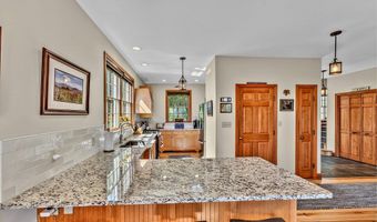 11 Loft Cir, Campton, NH 03223