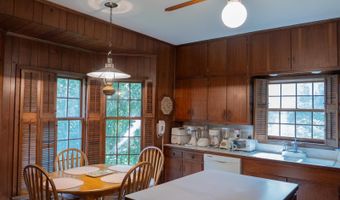 227 Cherry St, Arkadelphia, AR 71923