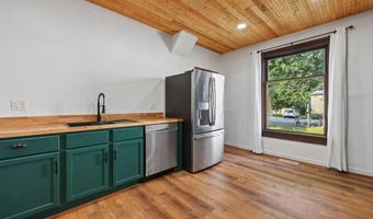 107 W High St, Ashley, OH 43003