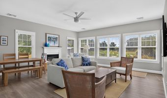 2 Kings Pine Ln, Arundel, ME 04046