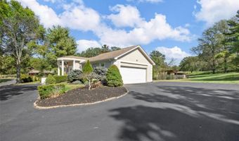 74 Meadowbrook Country Clb, Ballwin, MO 63011