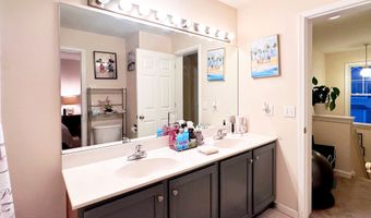 15 Scuppo Rd 504, Danbury, CT 06811