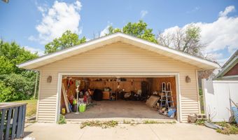 317 E Lucas St, Algona, IA 50511