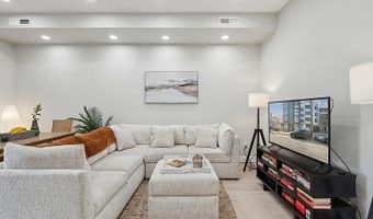 2213 M St NE 9, Washington, DC 20002
