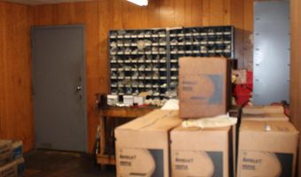 802 N Jefferson St, Ava, MO 65608