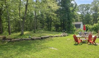 263 Collins Rd, Hopkinton, RI 02804