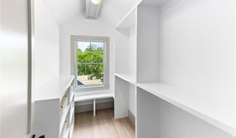35 Coggeshall Ave, Newport, RI 02840
